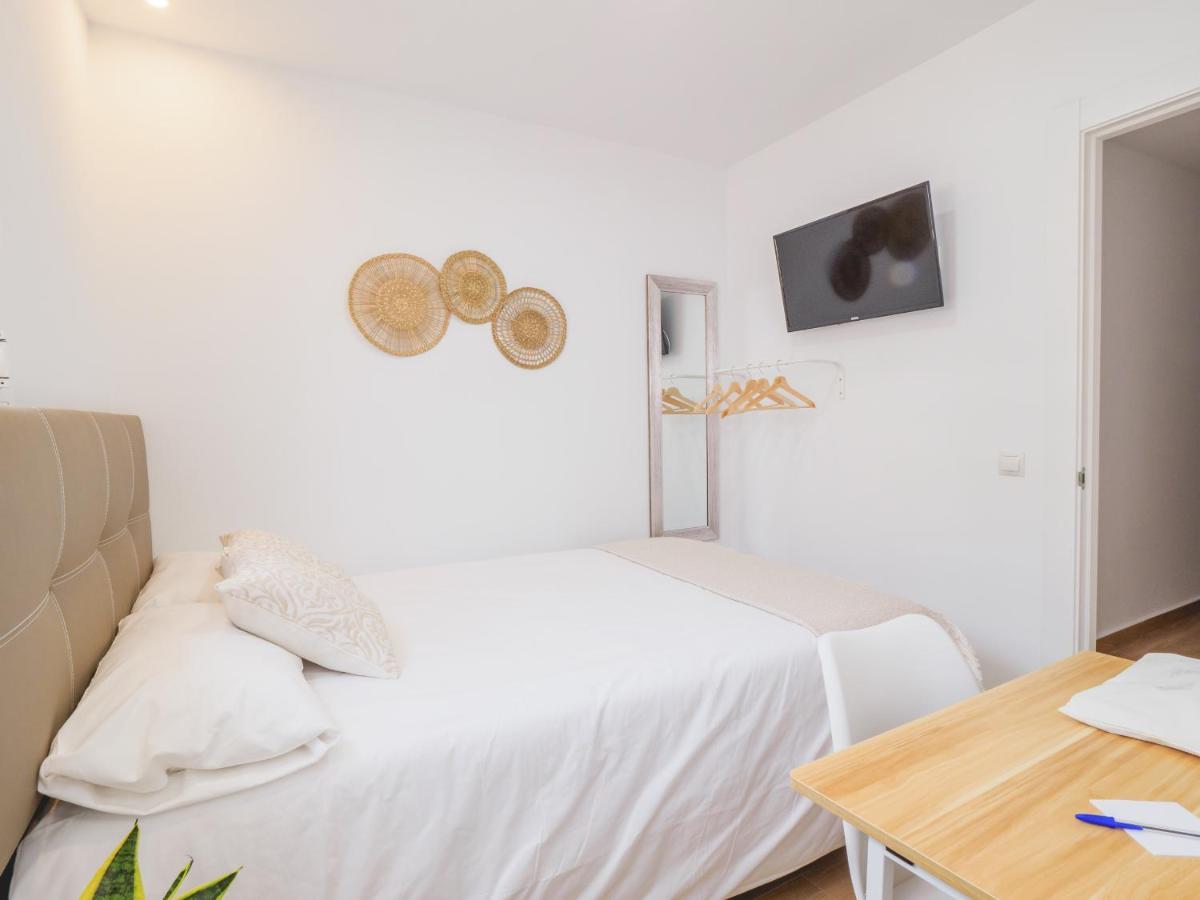 Cubo'S Hostal William'S Sunny 5 With Breakfast Torre de Benagalbon Exterior foto